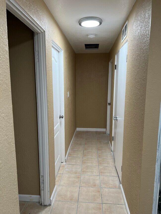Building Photo - 6509 Kemp Way