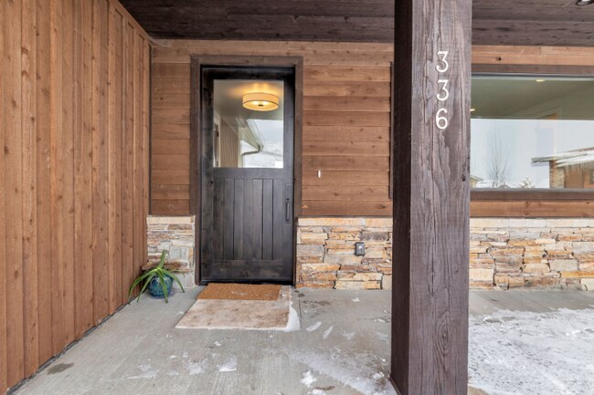 Building Photo - 336 Big Meadow Dr