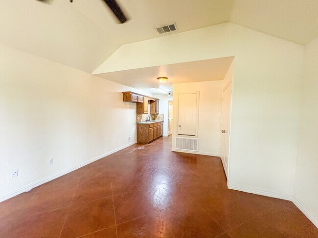 Foto del edificio - 810 E Avenue C