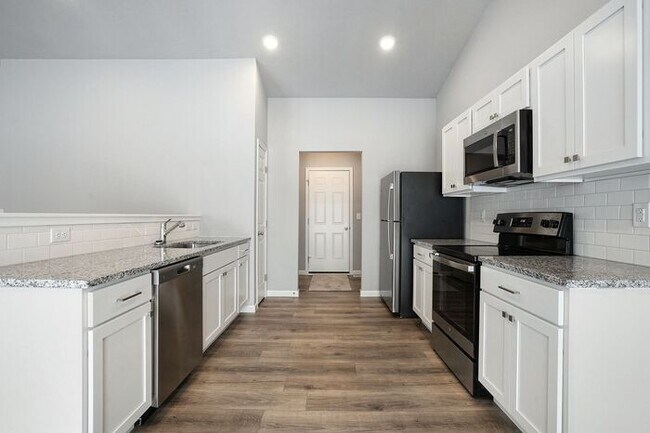 Building Photo - 3515 Welden Dr SW