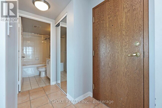 Photo du bâtiment - 11 Lee Centre Dr