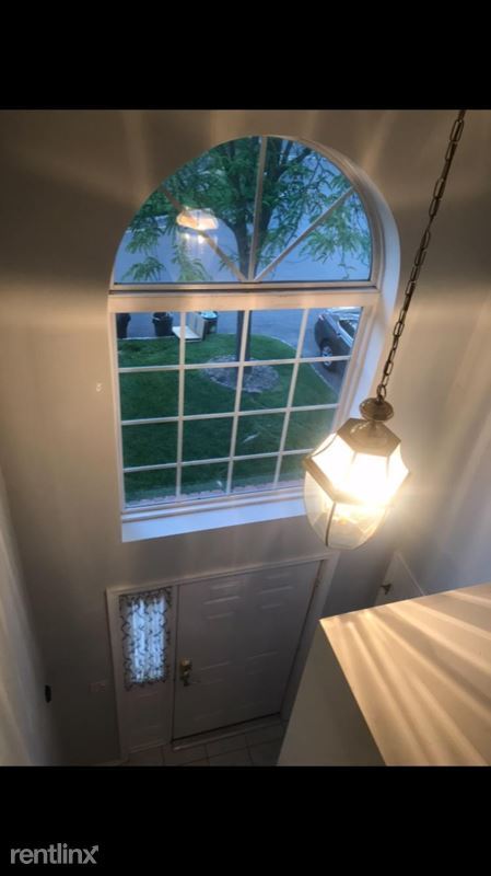 Building Photo - 2 br, 2.5 bath Townhome - 110 Petal Ln