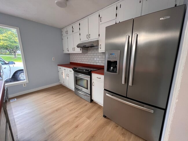 Building Photo - 4812 Bentwood Dr