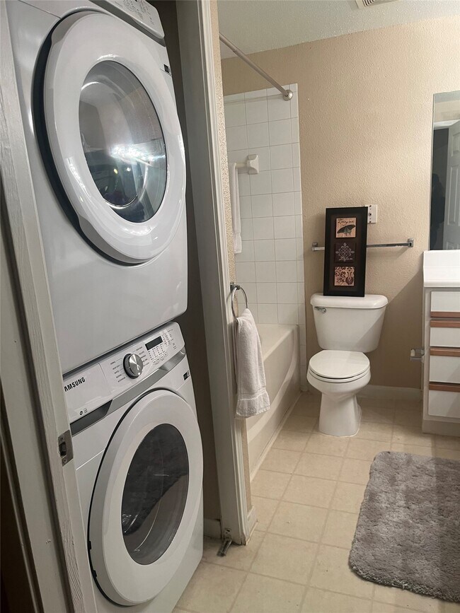 Building Photo - 1330 Old Spanish Trl