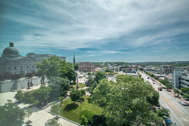 Foto del edificio - 1 W Main St