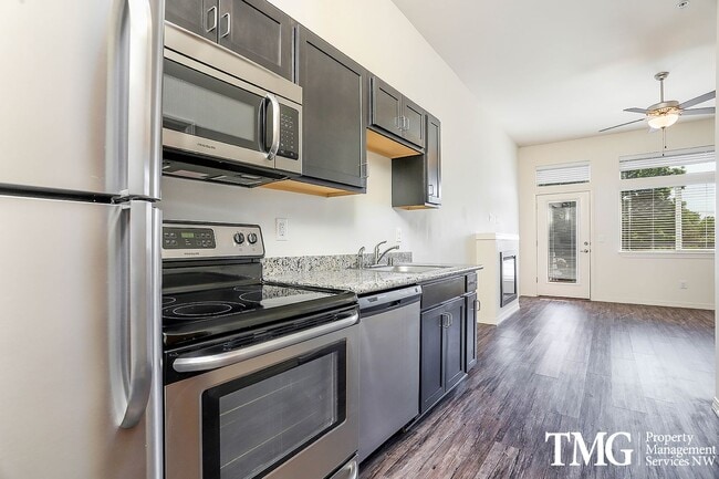 Interior Photo - Broadway Apartments