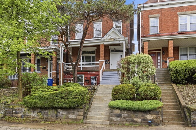 Building Photo - 141 Oneida St