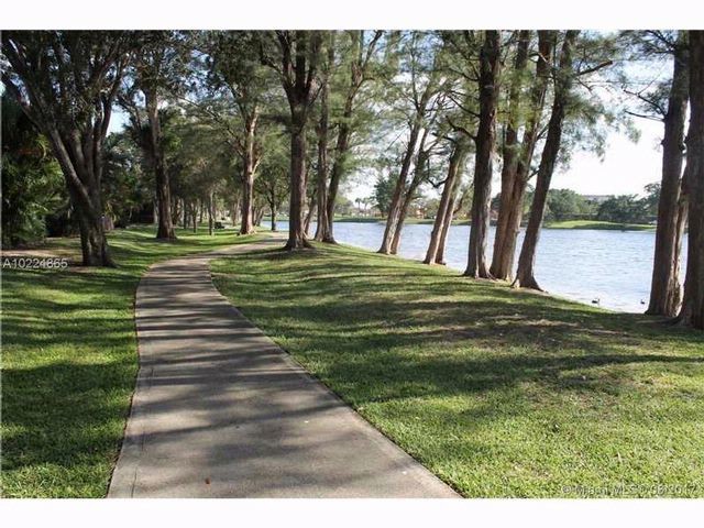 Foto principal - 10352 W Cypress Ct