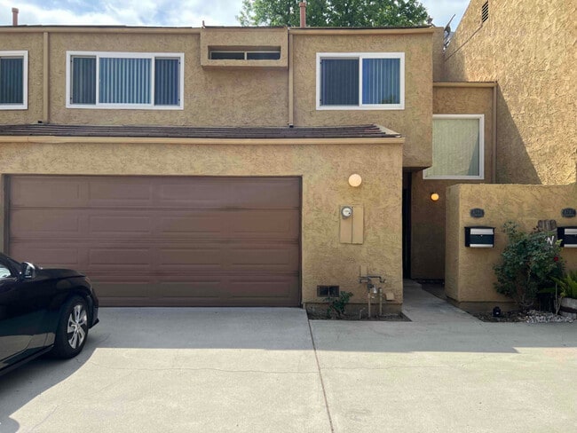 Photo - 4791 Carmonita Ln Townhome