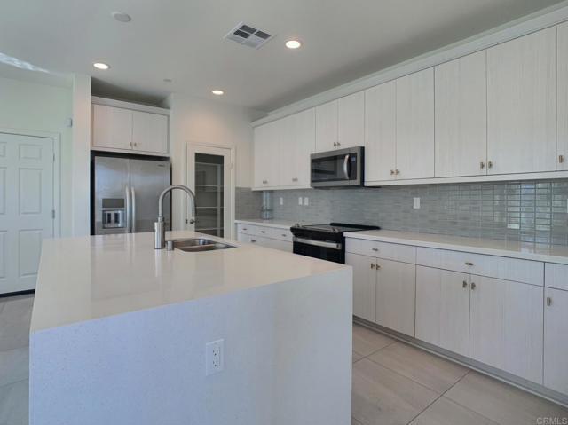 Building Photo - 2730 Pepino St