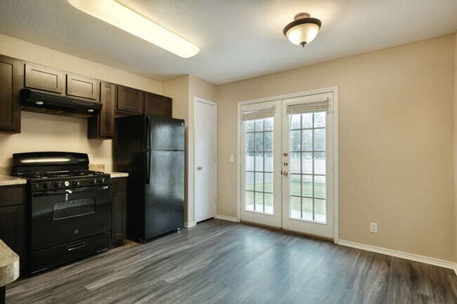 Building Photo - 244 Langely