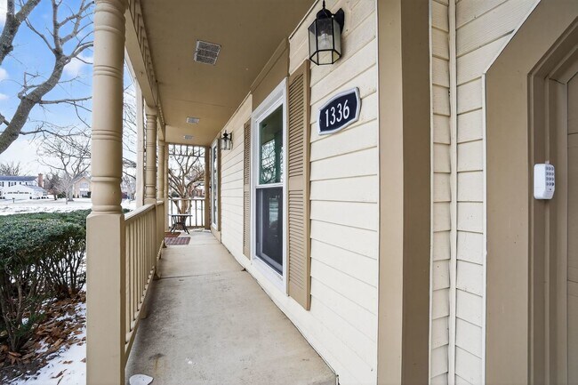 Foto del edificio - 1336 Queensgreen Cir