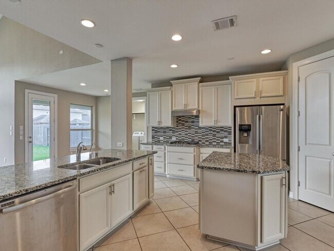 Foto del edificio - 5 Bedroom Single Family Home in Spring