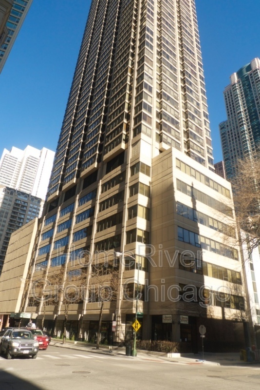 Foto del edificio - 30 E Huron St