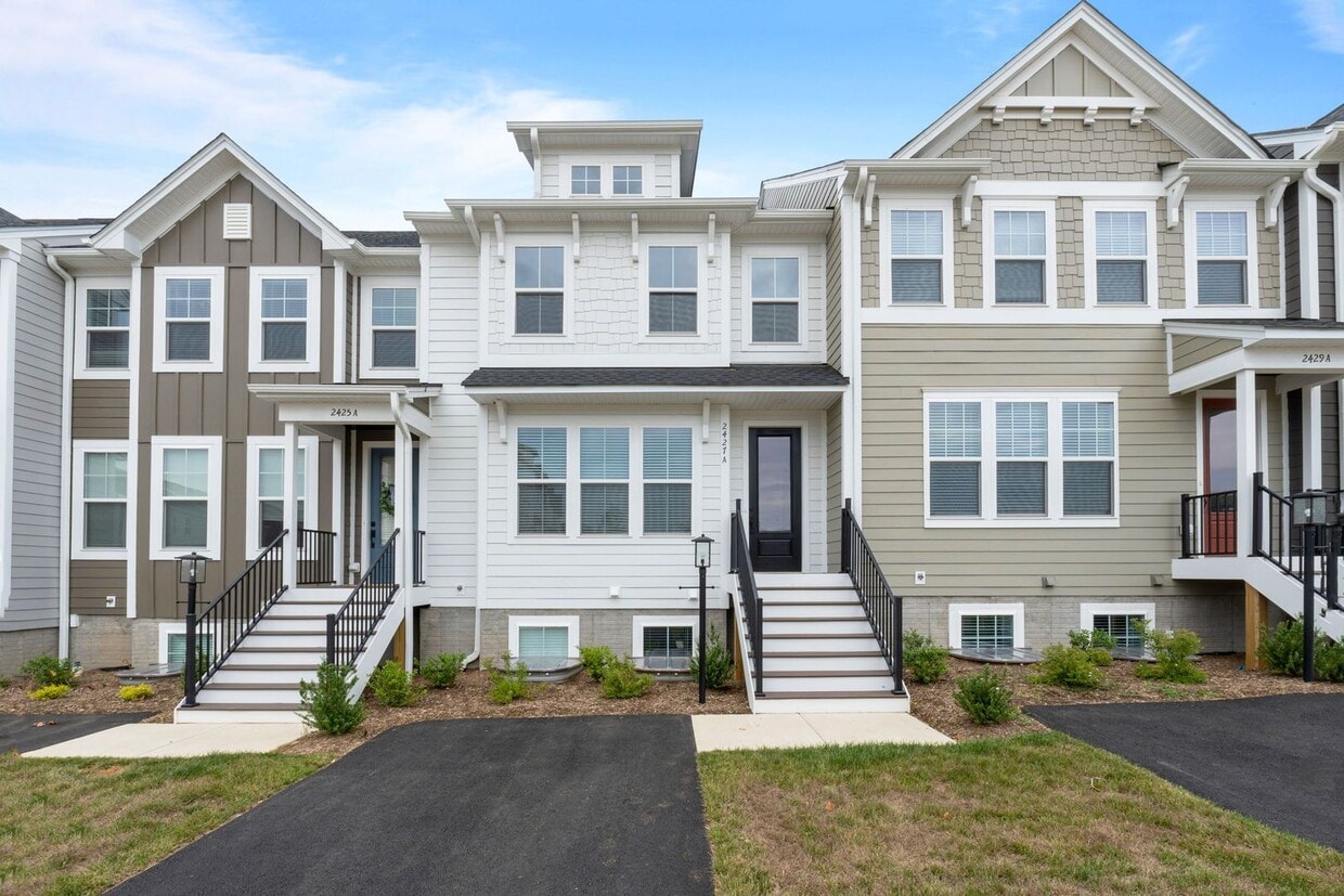 Photo - 2228 Leeham Street