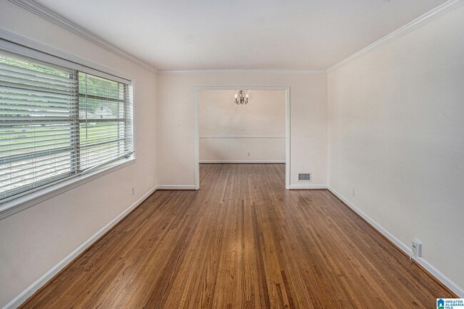 Building Photo - 3137 Woodhaven Dr