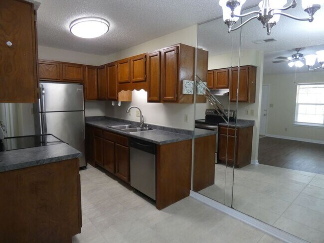 Foto del edificio - 9345 Chisholm Rd