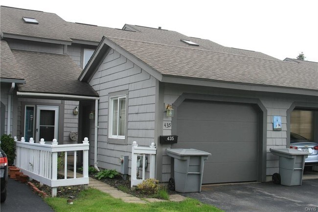 Foto del edificio - 435 Summerhaven Dr N