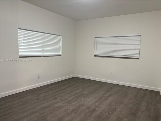 Foto del edificio - 15240 NE 8th Ave