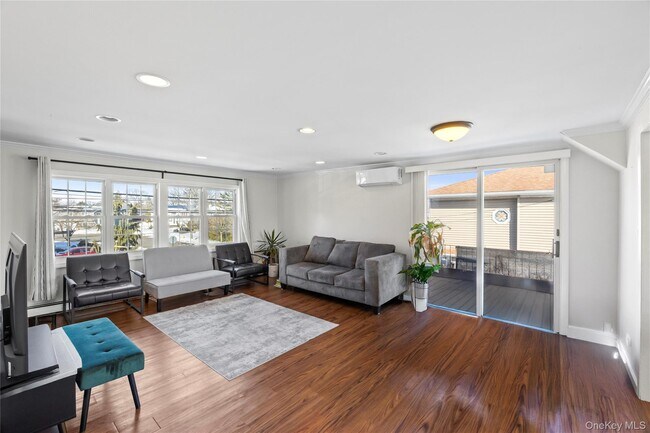 Foto del edificio - 272 N Delaware Ave