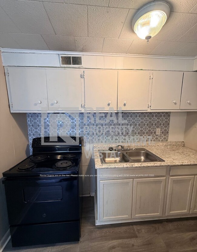 Building Photo - 620 Cedarwood Dr