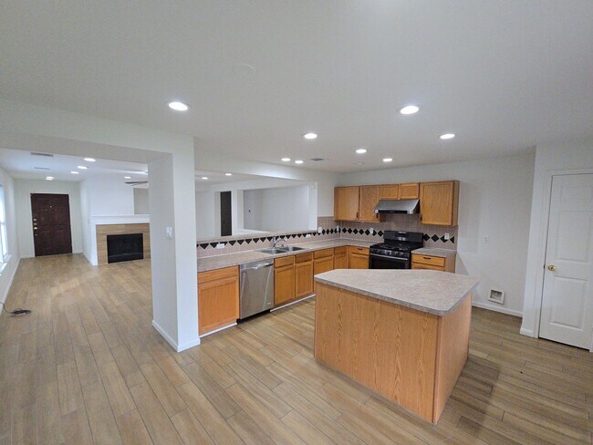 Building Photo - 4902 Mill Creek Dr