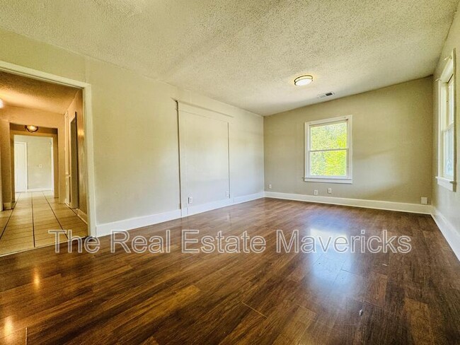 Foto del edificio - 2204 Robbins St