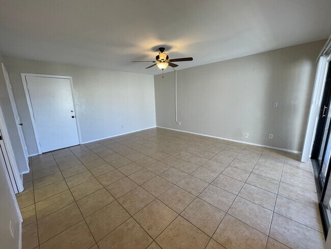 Foto del edificio - ANNUAL RENTAL - 1 BED / 1 BATH AT LAKEWOOD