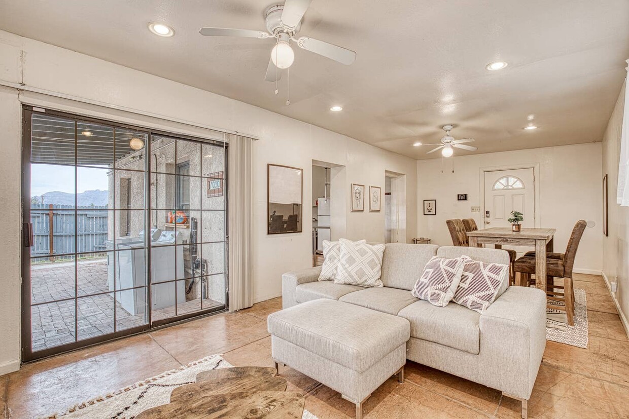 Foto principal - 1030 N Tucson Blvd