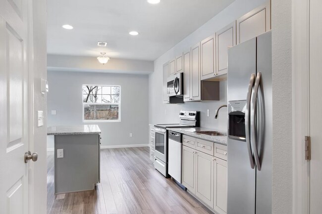 Foto del edificio - Lovely 3 bed/2.5 bath 1 car garage