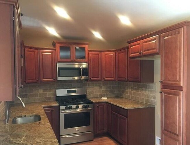 Building Photo - Home on large corner lot
