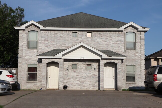 Building Photo - 501 Rock Cir Building Photo - 501 Rock Cir