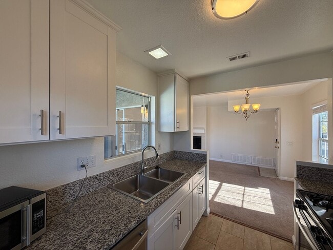 Building Photo - Great 2B/2BA Condo in Mira Mesa for Lease!