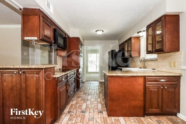 Building Photo - 307 Coronation Dr