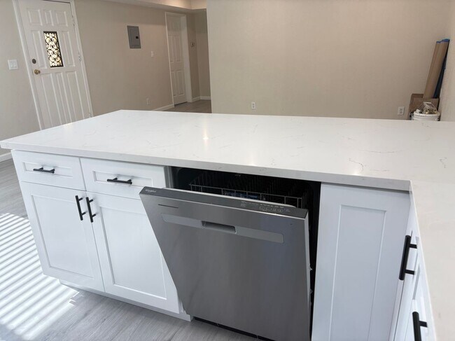 Foto del edificio - 11555 Archwood St