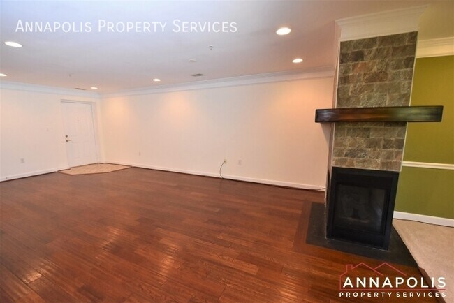 Building Photo - 615 admiral drive #107