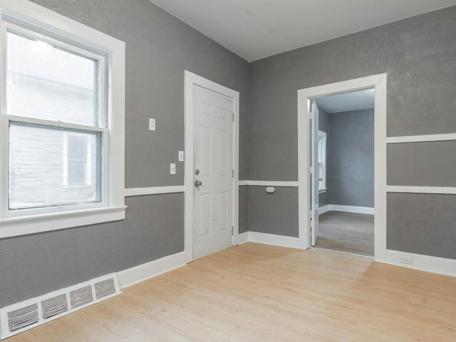 5814 Prosser Ave Cleveland, OH 44103 – photo 1
