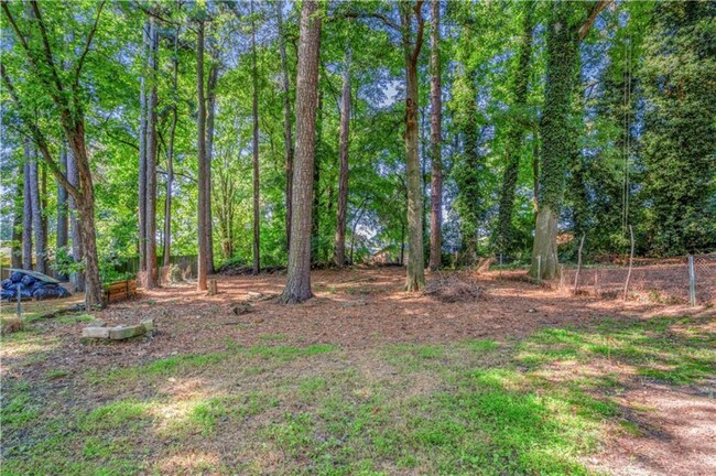 Building Photo - 2157 Dowdell Dr