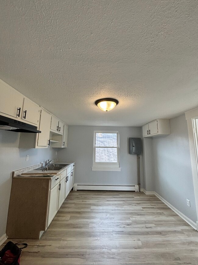 Building Photo - 1187 Simmons Ave