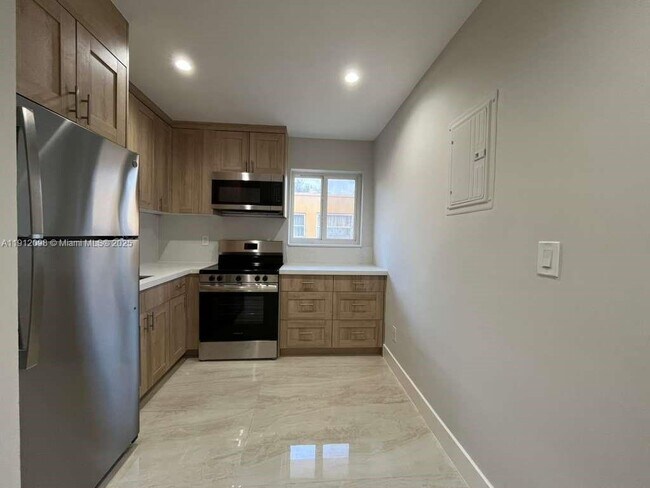 Foto del edificio - 1844 NW 19th St