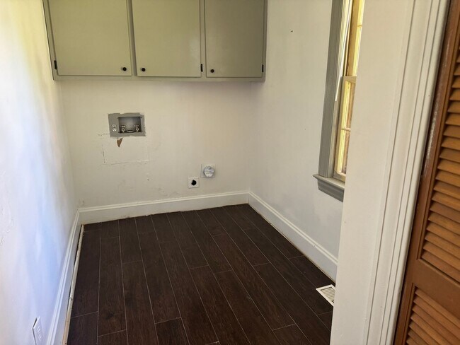 Foto del edificio - Freshly Painted 3 Bedroom Ranch