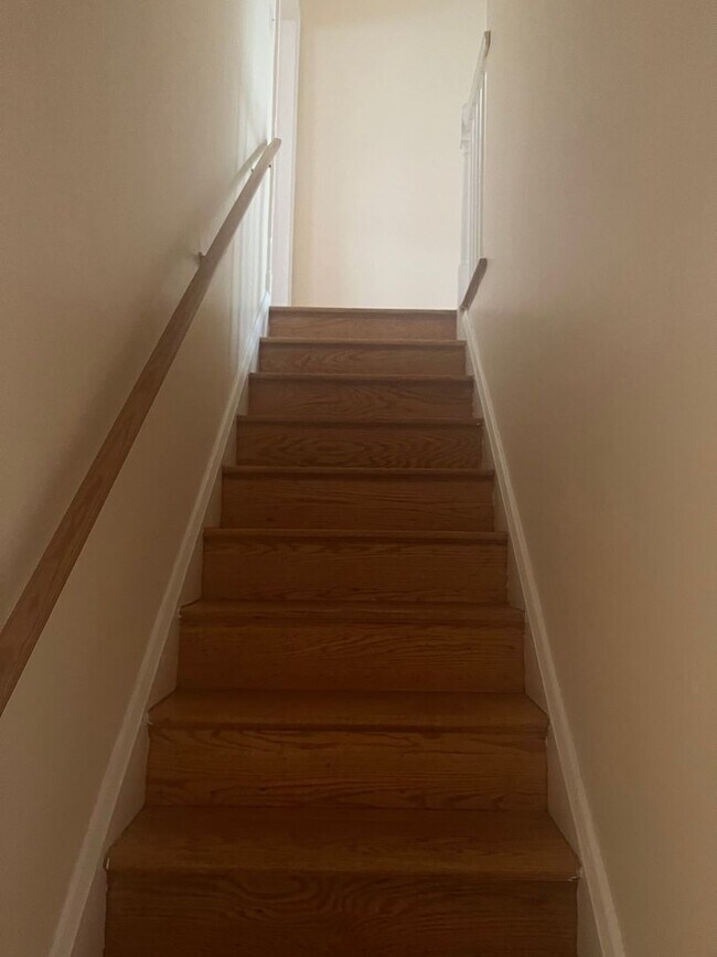 Foto del edificio - 3bed 1.5 Bathroom Townhome located 4353 Ro...