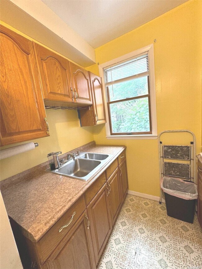 Foto del edificio - 35-8 33rd St