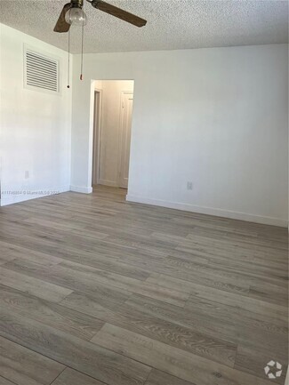 Building Photo - 661 SW 11th St