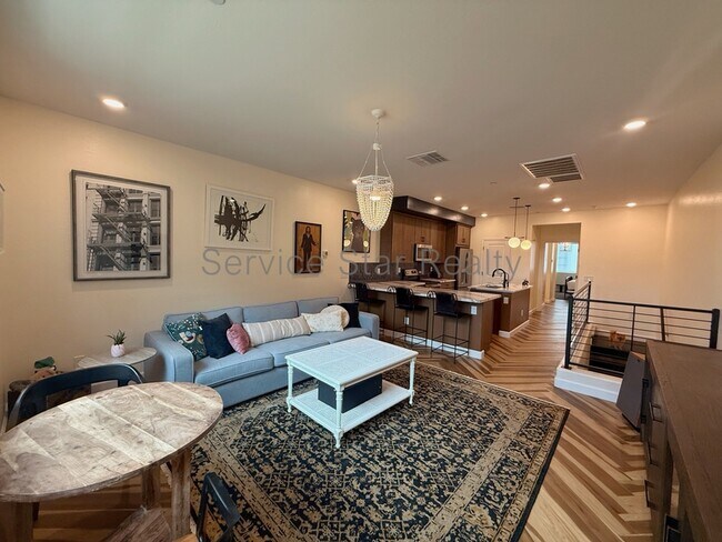 Building Photo - 2628 S Voyager Dr