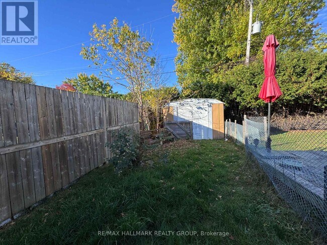 Photo du bâtiment - 820B Willow Ave