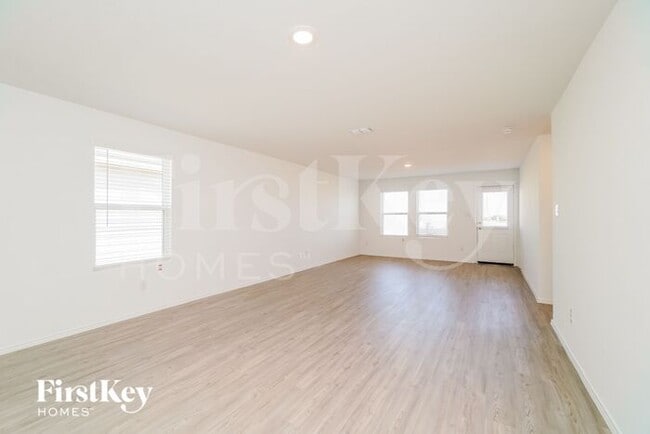 Building Photo - 1310 Kiskadee Wy