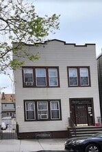 Building Photo - 275 MANHATTAN Ave