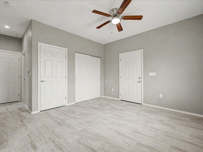 Building Photo - 358 W Elvira Rd