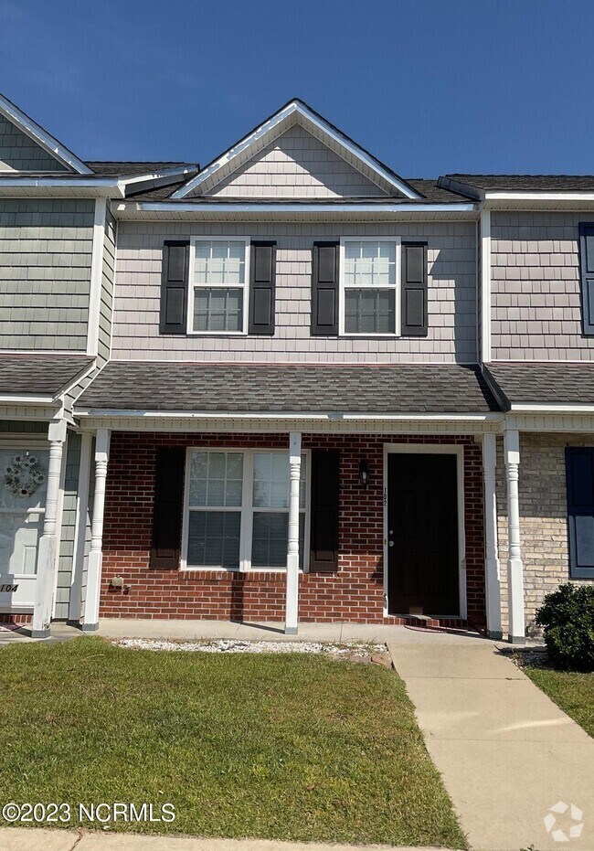 The Village at the Glen Apartments under 1,200 Jacksonville, NC 3 Rentals